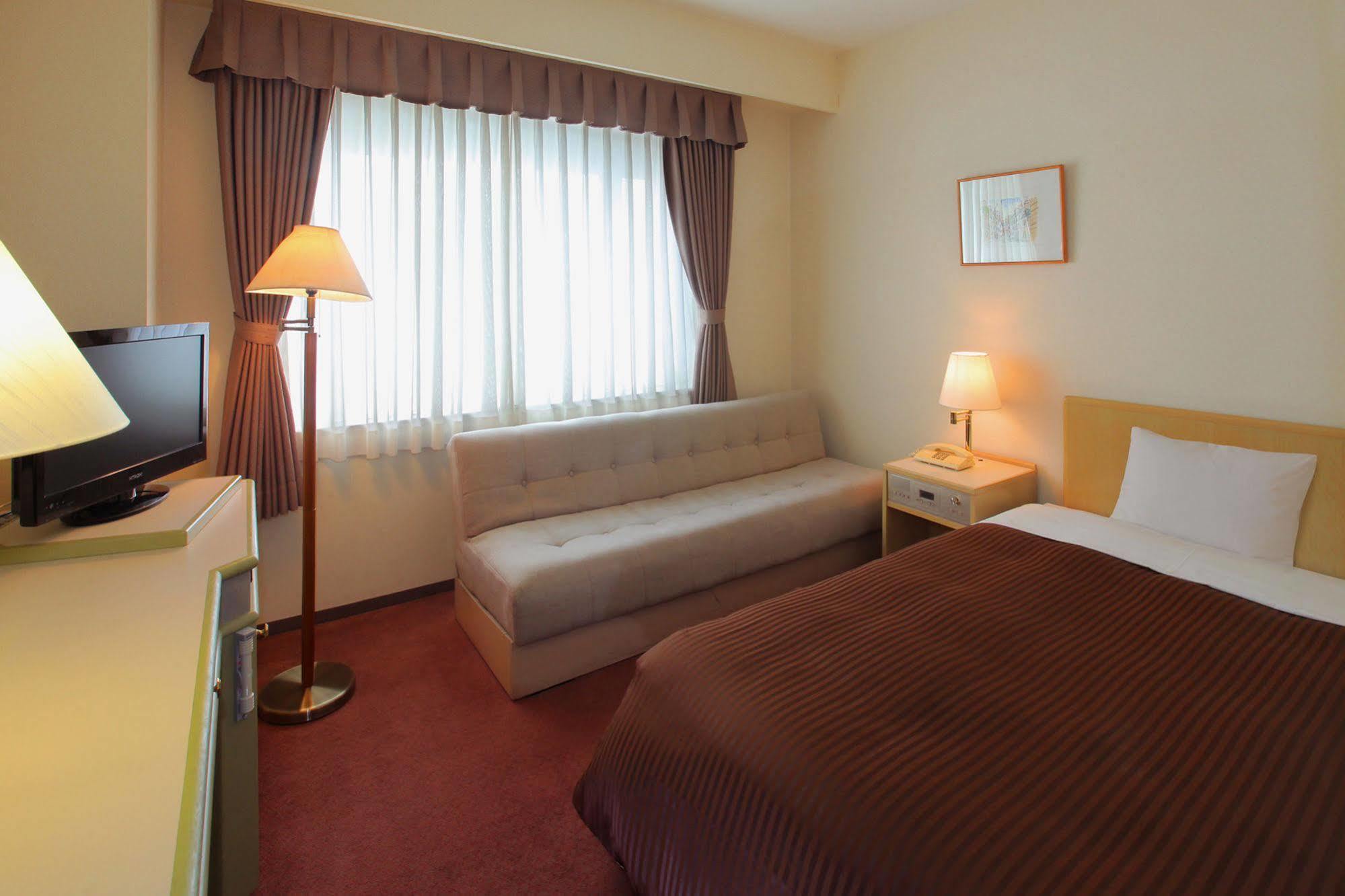Hotel Green Tower Makuhari Chiba Dış mekan fotoğraf